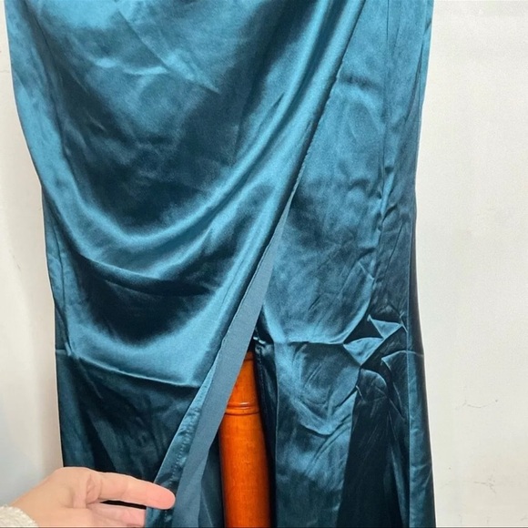 Lulu’s Dark Teal Stunning Arrival Draped Bust Off Shoulder Gown Size Medium - Picture 7 of 9